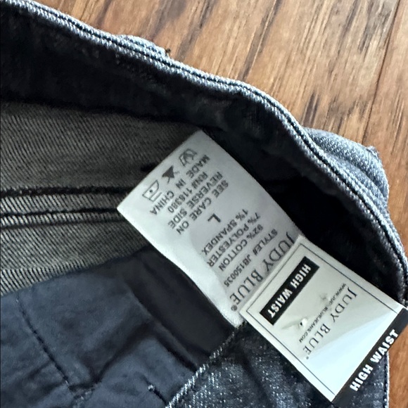 Judy Blue Black Denim Shorts - Picture 4 of 10